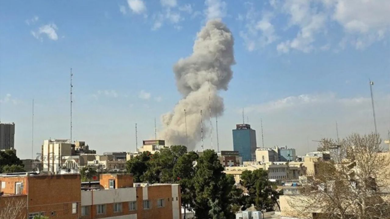 মধ্যরাতে রণক্ষেত্র বাগদাদ: মার্কিন দূতাবাসে ড্রোন ও ক্ষেপণাস্ত্র বর্ষণ।