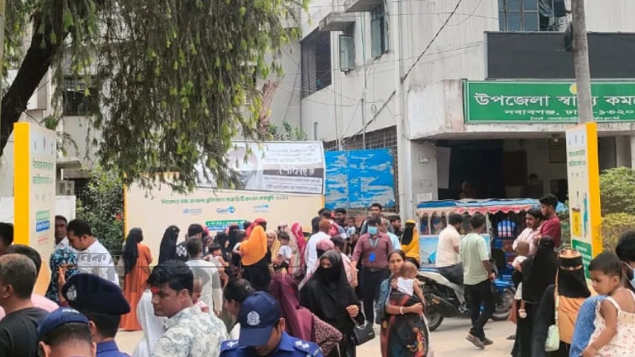 “হামের ঝুঁকিতে ৩০ এলাকা: দেশজুড়ে জরুরি এমআর টিকাদান শুরু, ২১ মে পর্যন্ত চলবে বিশেষ কর্মসূচি”