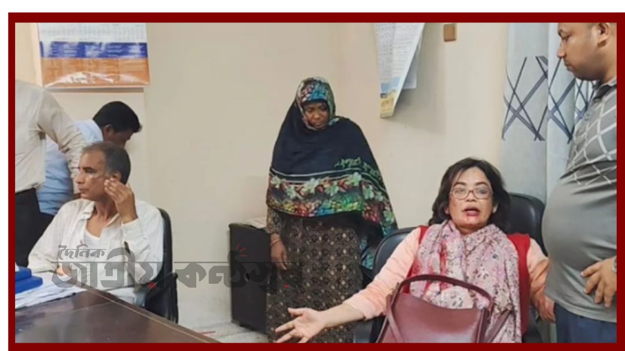 চাঁদা দাবিকে কেন্দ্র করে দুর্গাপুরে কলেজে ভাঙচুর, আহত অধ্যক্ষসহ ৫ জন