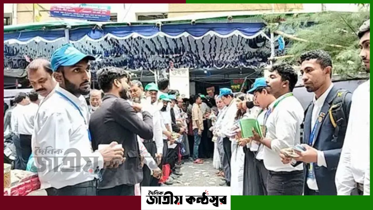 ঢাকা বার নির্বাচনে দ্বিতীয় দিনের ভোটে বাড়তি উদ্দীপনা, দীর্ঘ লাইনে ভোটারদের ভিড়