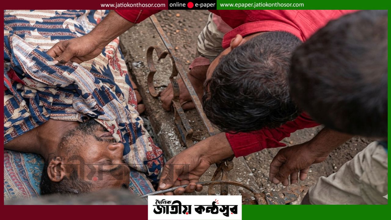 নিয়ামতপুরে ধান কাটতে গিয়ে বজ্রাঘাতে শ্রমিকের মৃত্যু, মাঠে নেমে এলো শোকের ছায়া