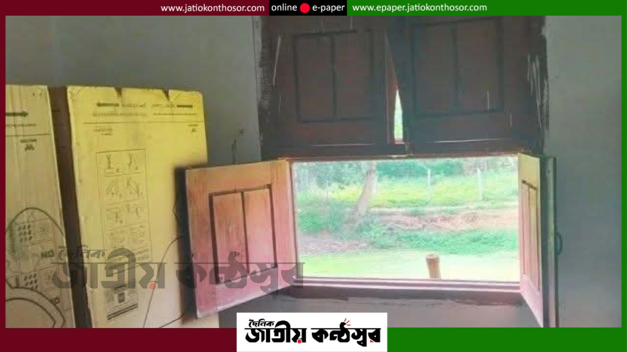 জানালার গ্রীল কেটে রাণীনগরের দোকানে চুরি, নগদসহ প্রায় ৭ লাখ টাকার মালামাল উধাও
